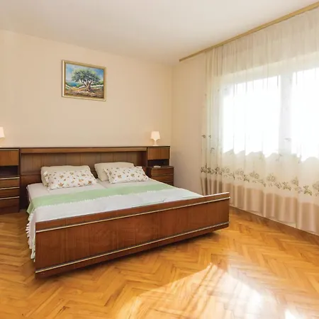 Nyaraló Two-bedroom In Zára